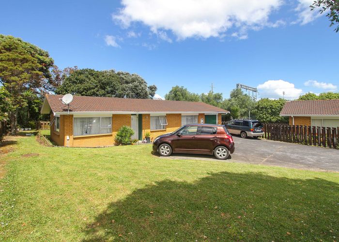  at 30 Faith Bullock Place, New Lynn, Auckland