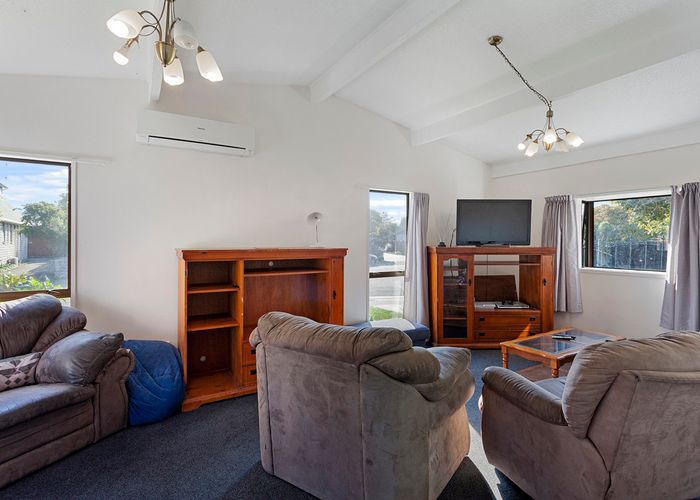  at 6 Binstead Place, Avondale, Christchurch