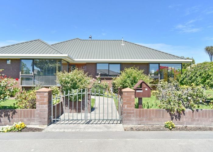  at 11 Amdale Avenue, Broomfield, Christchurch