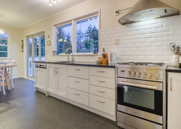  at 48 Lantana Road, Green Bay, Auckland