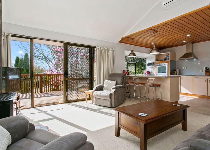  at 7 Marlowe Drive, Leamington, Cambridge