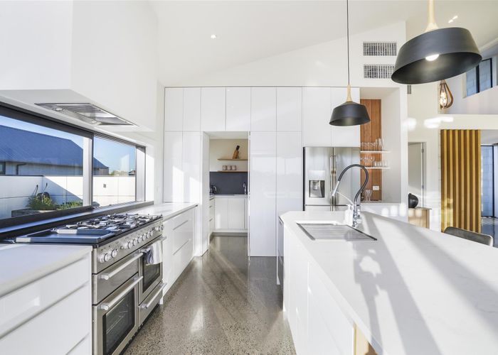  at 8D East Ridge Grove, Newstead, Hamilton