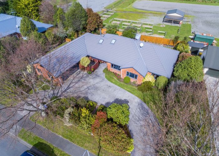 Free property data for 13 Emerald Hill Drive, Birchville, Upper Hutt
