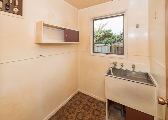  at 1/11 Charntay Avenue, Clover Park, Auckland