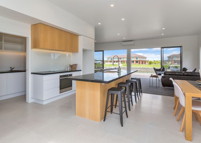  at 4 Martingale Lane, One Tree Point