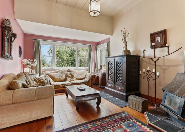  at 82 View Road, Henderson, Auckland