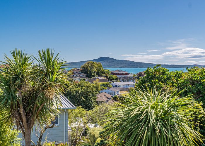  at 2/24 Hawera Road, Kohimarama, Auckland