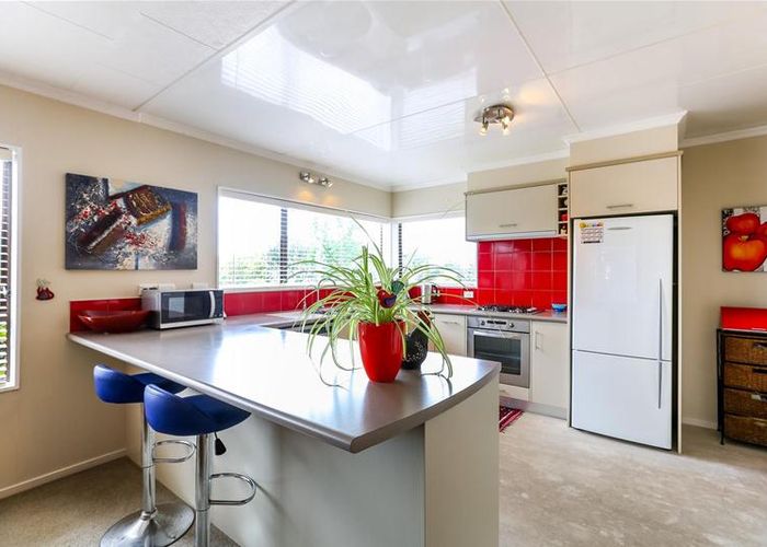 Free property data for 18 Hickford Place, Okato homes.co.nz