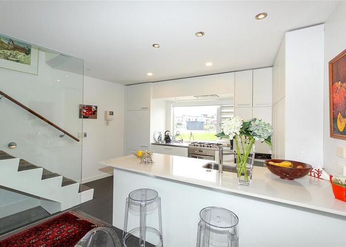  at 2D Nobs LINE, Strandon, New Plymouth