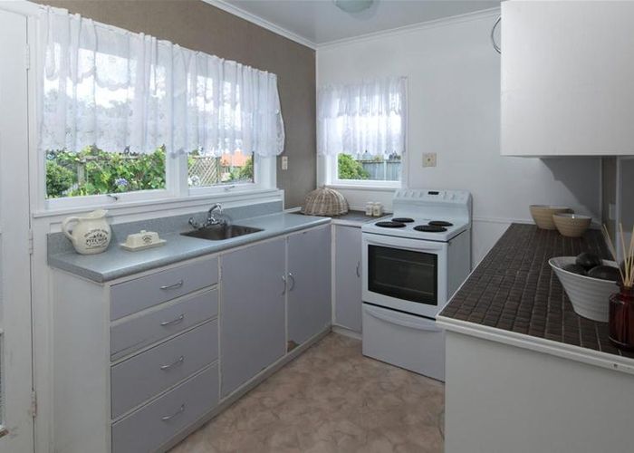  at 1/60 Ridge Road, Howick, Auckland