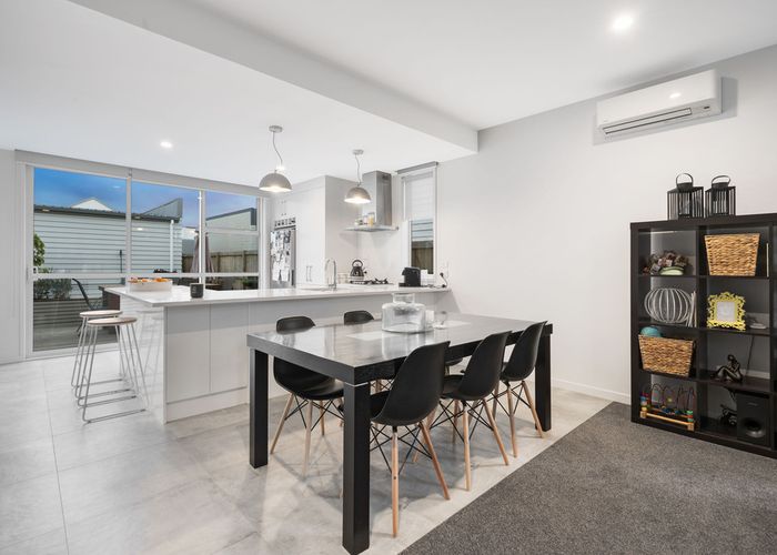  at 8 Hakaro Way, Takanini