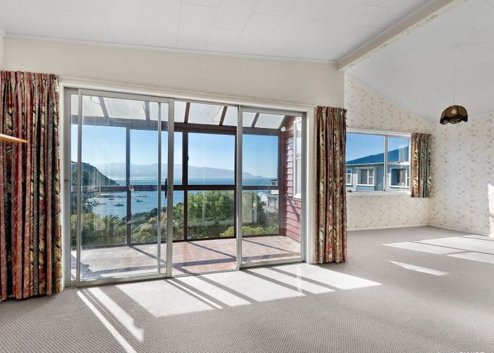  at 24 Knoll Street, Island Bay, Wellington