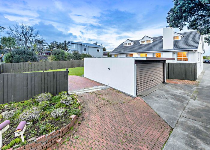  at 1/25 Grande Vue Road, Hillpark, Auckland