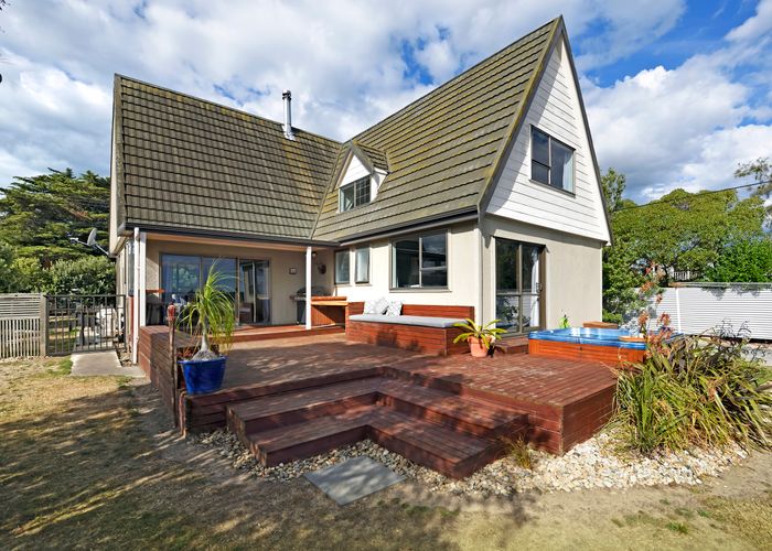  at 140 Barnett Avenue, Best Island, Richmond