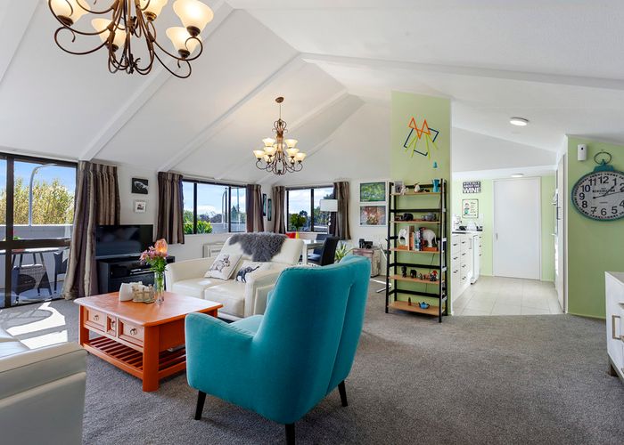  at 6/3 Karitane Drive, Cashmere, Christchurch