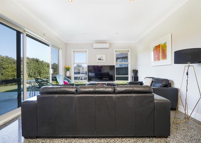  at 9 Trent Lane, Flagstaff, Hamilton