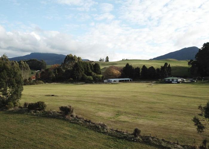  at 42 Parerohi Grove, Kuratau, Tūrangi