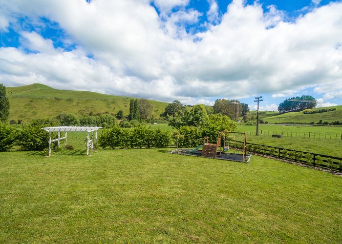  at 42 Kiwi Road, Puketotara, Te Awamutu