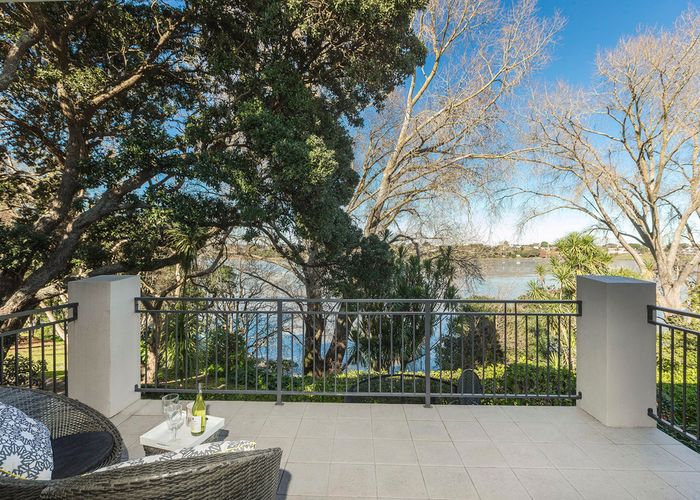  at 74F Ireland Road, Mount Wellington, Auckland