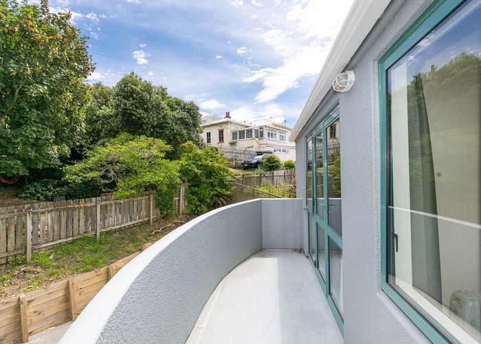  at 1 Oak Grove, Mount Cook, Wellington