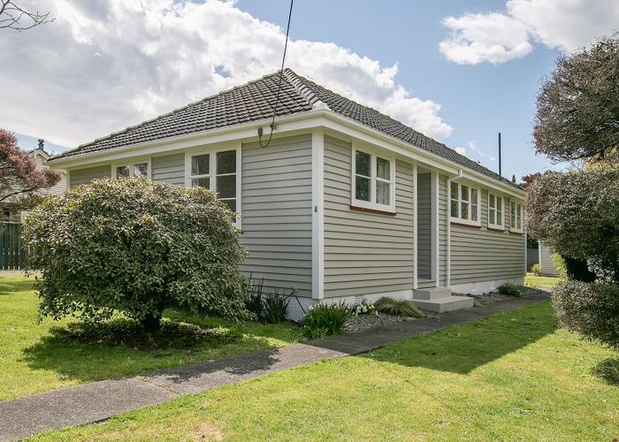  at 3 Papawai Road, Greytown