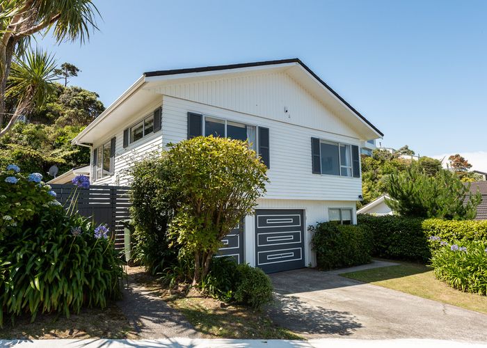  at 28 Paddington Grove, Karori, Wellington