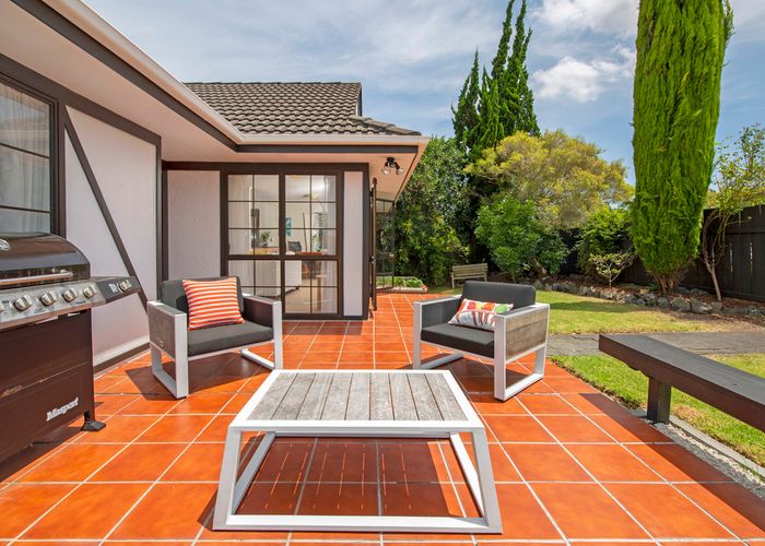  at 1/133 Botany Road, Botany Downs, Auckland