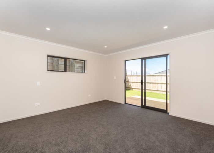  at 40 Sylvester Crescent, Flagstaff, Hamilton