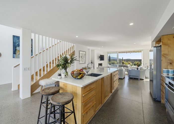  at 7 Olliver Grove, Waikanae Beach, Waikanae