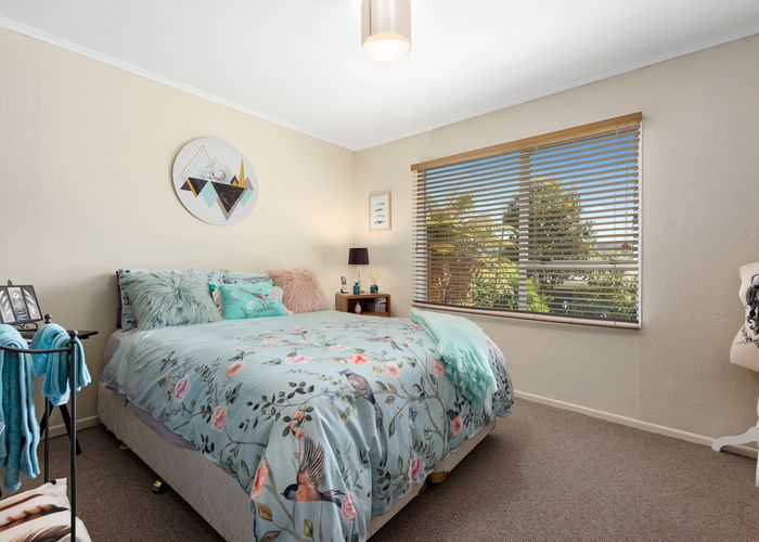  at 2/9 Lowry Crescent, Stokes Valley, Lower Hutt