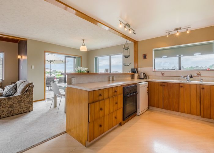  at 86 Rosier Road, Glen Eden, Auckland