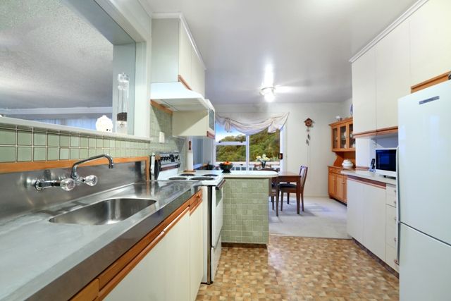 at 29 London Road, Korokoro, Lower Hutt