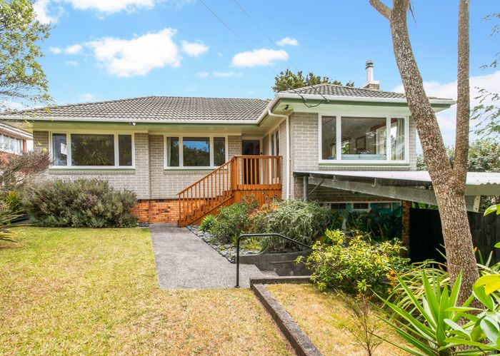  at 32 Woodward Avenue, Mangere Bridge, Auckland