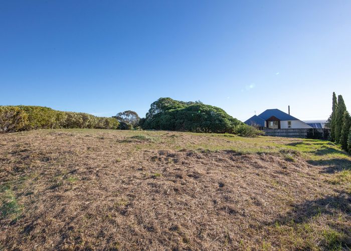  at 8 Clovelly Place, Westmorland, Christchurch