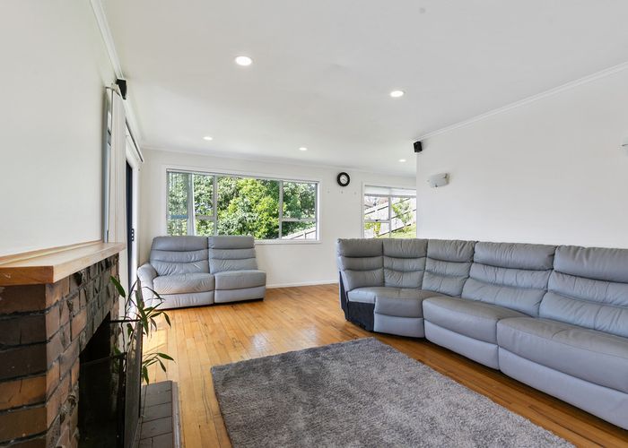  at 1/21 Taurus Crescent, Beach Haven, Auckland