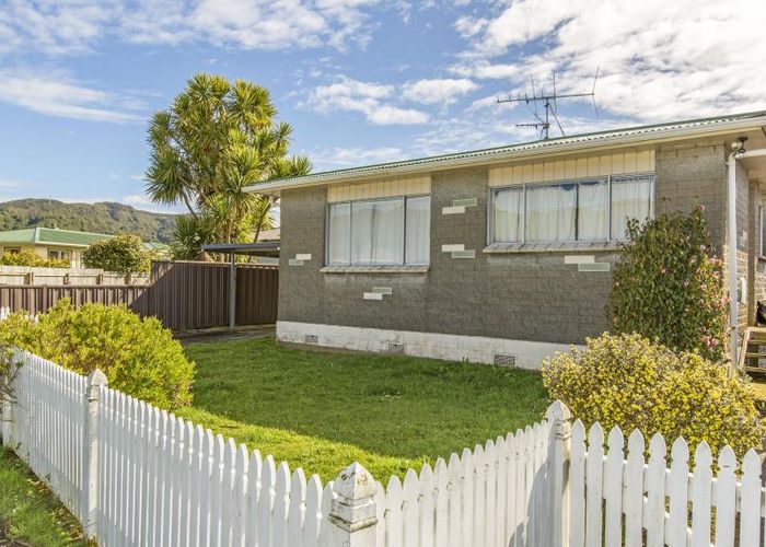  at 2/26 Wetherby Grove, Wainuiomata, Lower Hutt