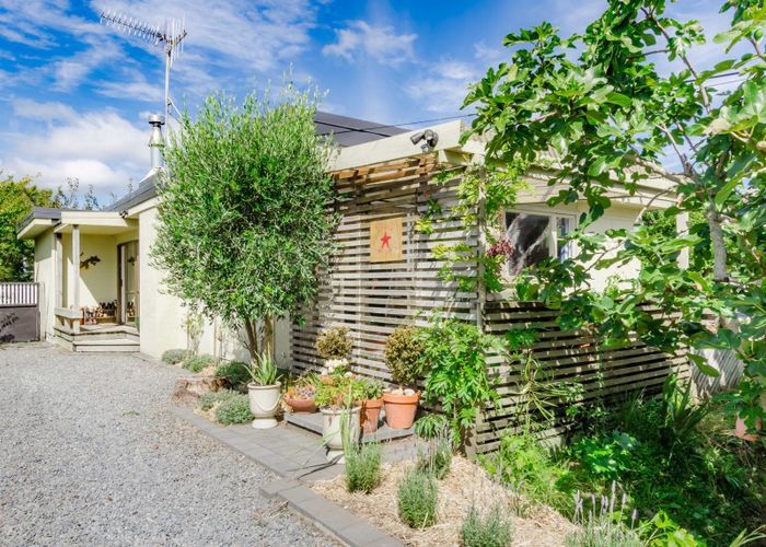  at 27 Dale Road, Raumati South, Paraparaumu