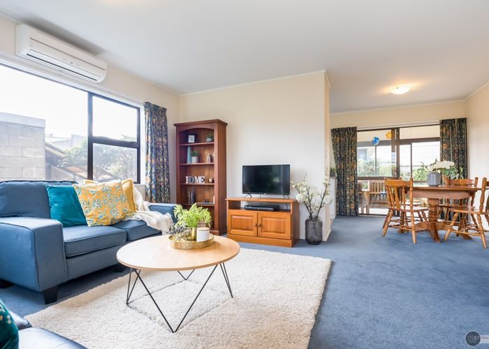  at 2/71 Walters Street, Avalon, Lower Hutt