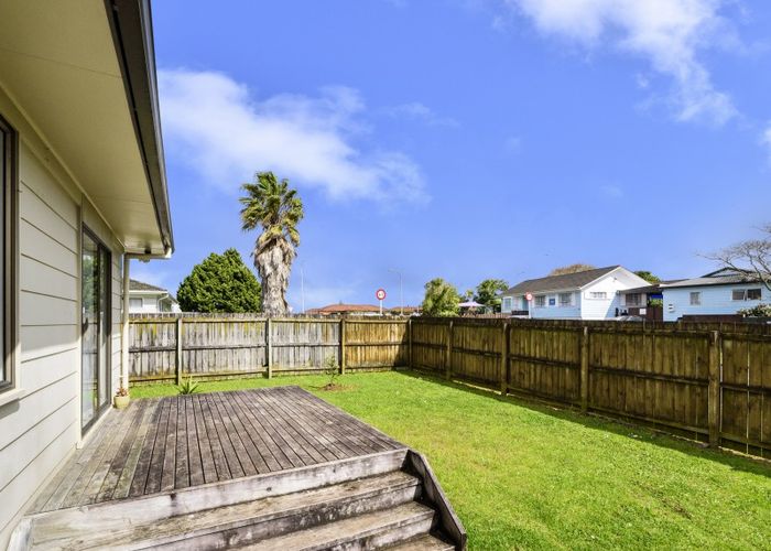  at 2/62 Sharland Avenue, Manurewa, Auckland