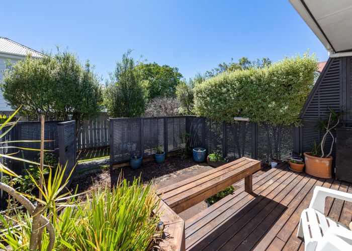  at 2/14 Poronui Street, Mount Eden, Auckland