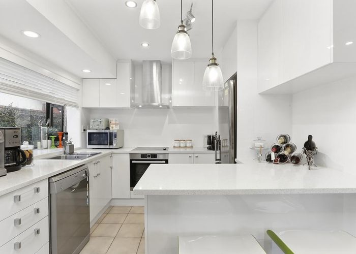 at 2/73 Hattaway Avenue, Bucklands Beach, Auckland