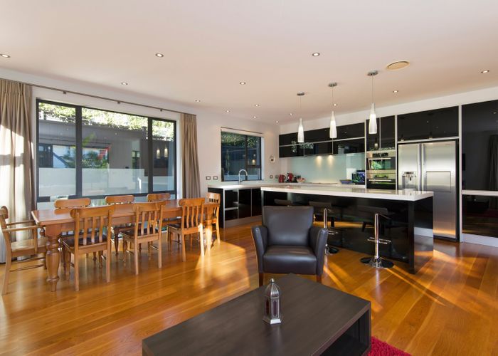  at 12 Fairview Road, Mount Eden, Auckland