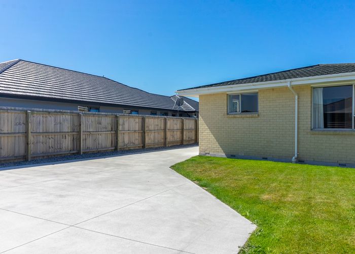 Free property data for 153 Queenspark Drive, Parklands, Christchurch