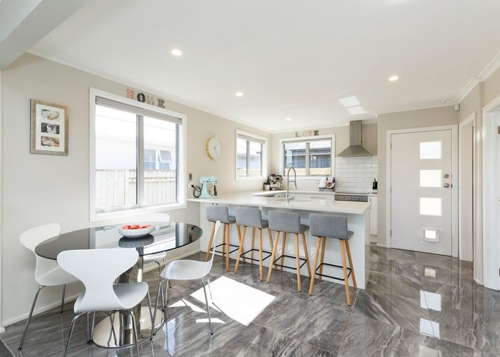  at 24 Roberts Line, Kelvin Grove, Palmerston North