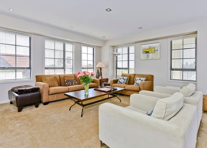  at 8/2 Bassett Road, Remuera, Auckland