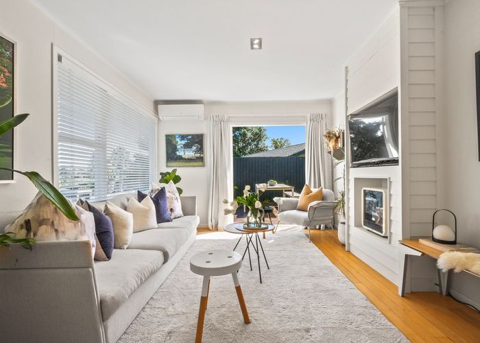  at 21 Robbies Road, Shelly Park, Auckland