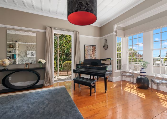  at 52 HINEMOA ST, Birkenhead, Auckland