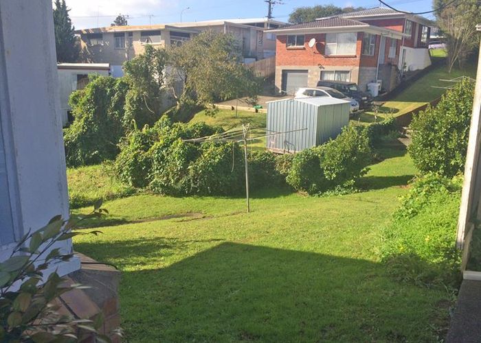  at 2/4 Anne Road, Hillcrest, Auckland