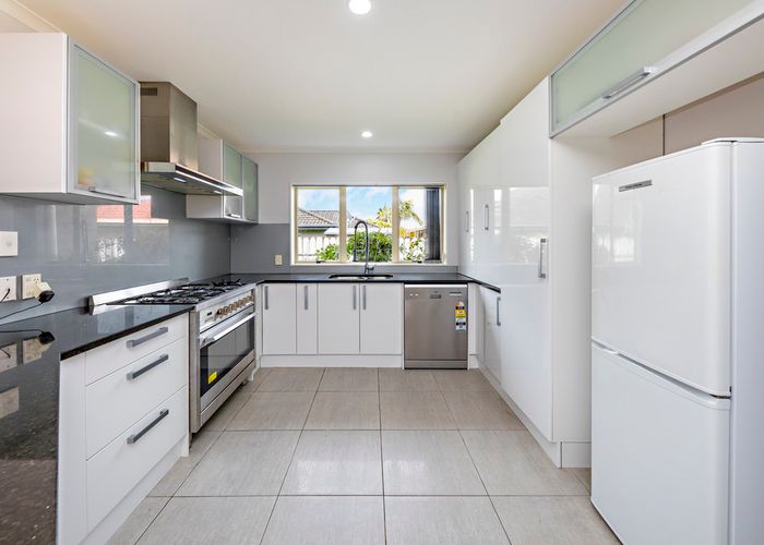  at 14 Brosna Place, East Tamaki, Auckland