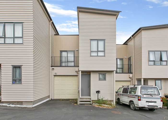  at 8 Chapel Road, Flat Bush, Auckland